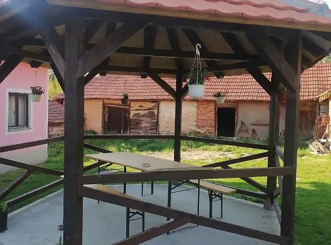 Дом отдыха Etno Kuca Badejevic *